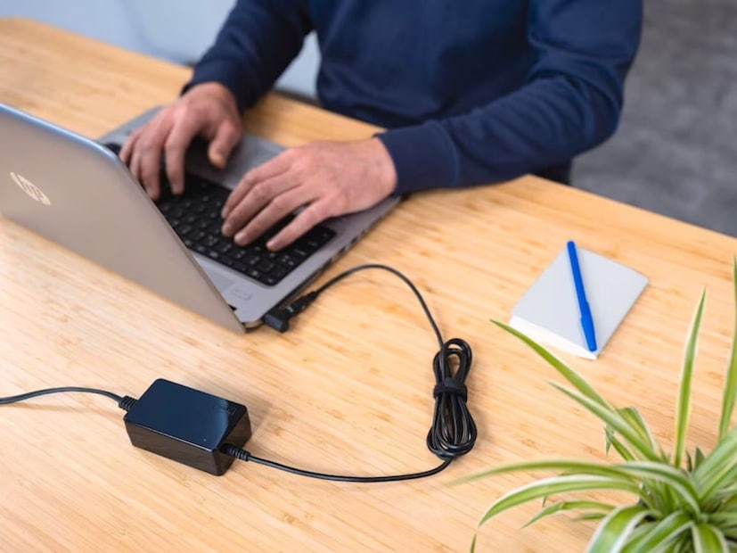 laptop battery life tips,laptop battery backup,laptop charging tips,battery saver tricks,increase laptop battery life,laptop battery care,laptop overheating solution,laptop battery calibration