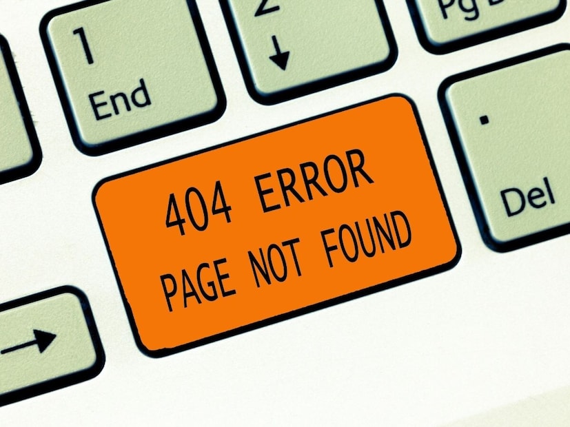 ডেভেলপারদের জন্য কেন গুরুত্বপূর্ণ?ওয়েবসাইট মালিকেরা 404 এররকে সঠিকভাবে হ্যান্ডেল করা প্রয়োজন মনে করেন। তাই অনেক সাইট কাস্টম 404 পেজ ব্যবহার করে, যেখানে বার্তা, সার্চ বক্স বা অন্য লিঙ্ক দেওয়া থাকে যাতে ব্যবহারকারী আবার সঠিক পেজে যেতে পারেন। এতে ব্যবহারকারীরা সাইট ছাড়েন না এবং সহজেই মূল কনটেন্টে ফিরে যেতে পারেন।