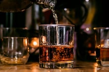 Liquor facts: সাড়ে ৩ কোটি মানুষের বাস, তবু মদের দোকান মাত্র ১টি! মদ কিনতে দিতে হয় পরীক্ষা, কোথায় সে দেশ?