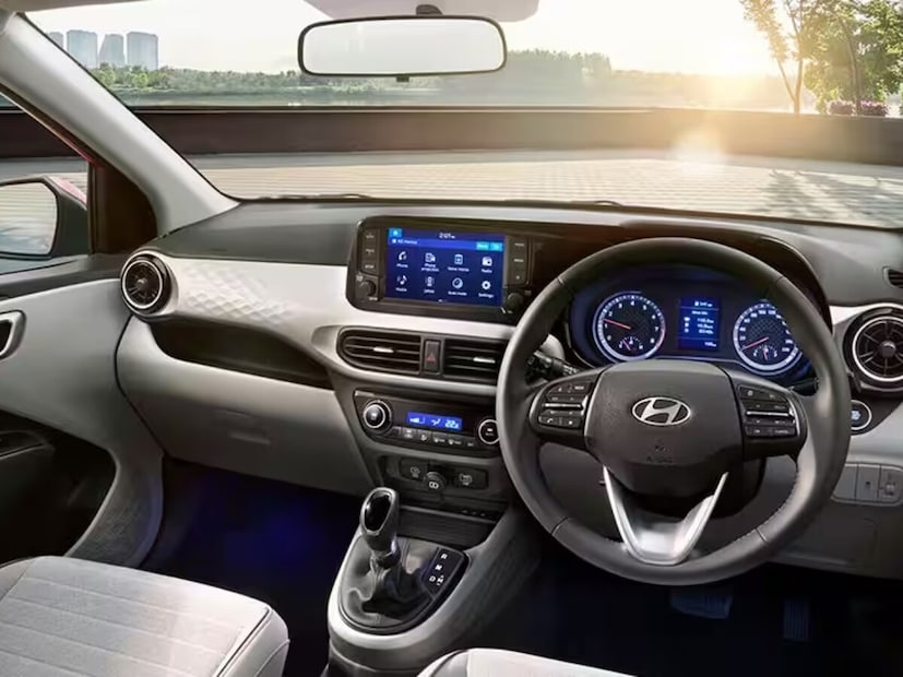  এই কারণেই ভারতে গাড়ির চালকের আসন ও স্টিয়ারিং হুইল ডান দিকেই থাকে। তবে বিশ্বের সব দেশ এই নিয়ম অনুসরণ করে না।