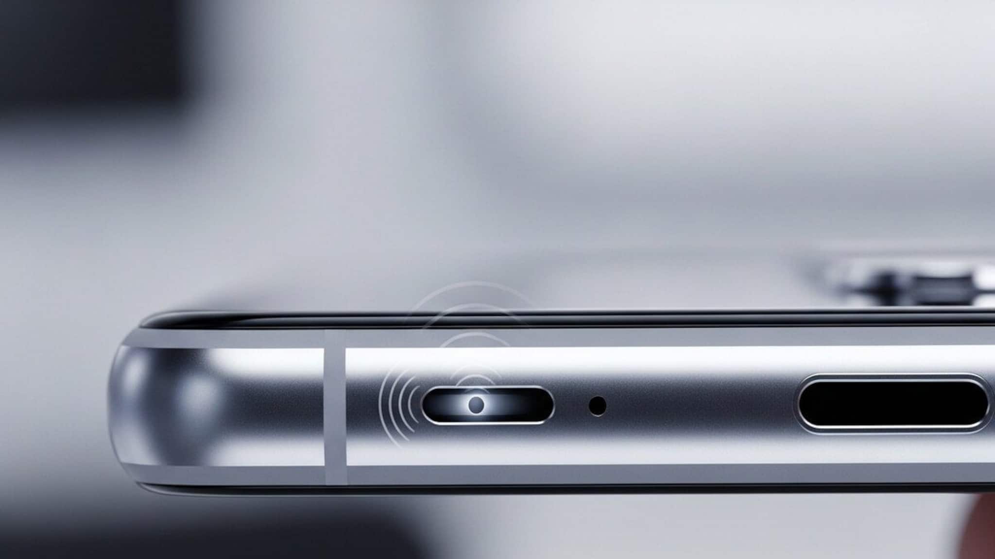 মোবাইলের চার্জিং পোর্টের পাশে ছোট্ট ছিদ্র থাকে কেন জানেন? ৯৯.৯৯% মানুষই সঠিক উত্তর দিতে পারবেন না!