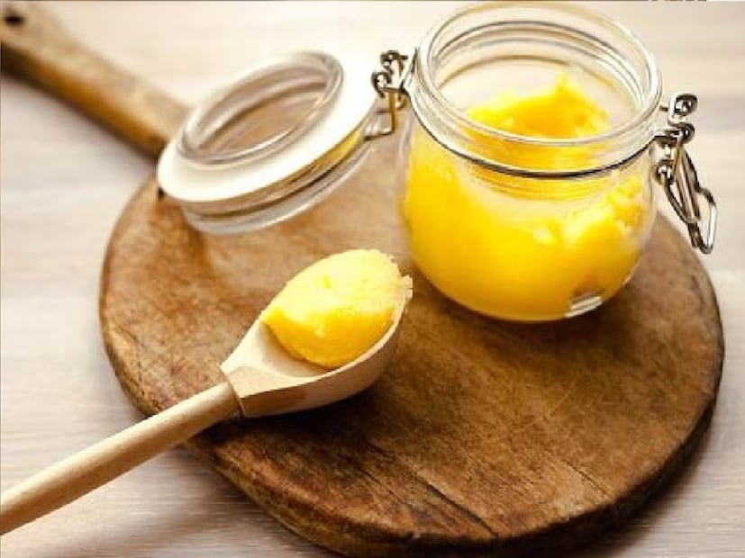 যেমন - মনে করা হয় যে, দেশি ঘি যত পুরনো হয়, তা তত বেশি উপকারী হয়। কিন্তু পুরনো দেশি ঘি কি আদৌ বছরের পর বছর থাকার ফলে পুষ্টির মাত্রা পরিবর্তন করে? সম্প্রতি আলোচনা করা হচ্ছে যে, পুরনো দেশি ঘিয়ের মধ্যে প্রোটিনের পরিমাণ বাড়ে। এটি কি আদৌ সত্যি না কি সম্পূর্ণ ভুল - তা ব্যাখ্যা করেছেন বিশেষজ্ঞরা।