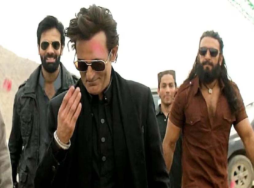 রেহমান ডাকাতের চরিত্রে তাঁর নিবিড় অভিনয় দর্শকদের মুগ্ধ করেছে, অন্য দিকে, FA9LA-তে অপ্রত্যাশিত ভাইরাল নাচ তাঁকে এখন নেটদুনিয়ার প্রিয় বিষয়ে পরিণত করেছে। এর মধ্যেই অবিবাহিত অভিনেতার ব্যক্তিগত জীবন সম্পর্কে ভক্তরা কৌতূহলী হয়ে উঠেছেন।