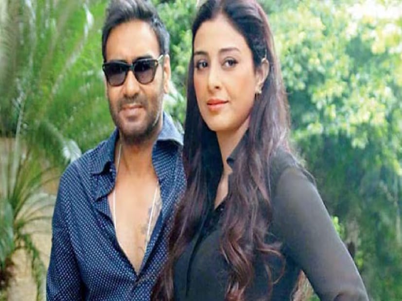 টাবুকে একবার বিয়ের বিষয়ে প্রশ্ন করা হলে তিনি বলেছিলেন, অজয় দেবগণের কারণে তিনি অবিবাহিত। মজা করেই এই কথা বলেছিলেন তিনি। অভিনেত্রী বলেছিলেন, তিনি অজয়কে বহু বছর ধরে চেনেন। আসলে টাবুর তুতো ভাই সমীর এবং অজয়​একে অপরের ভাল বন্ধু। আর যাঁরা টাবুর সঙ্গে কথা বলত, তাঁদের হুমকি দিত সমীর আর অজয়।