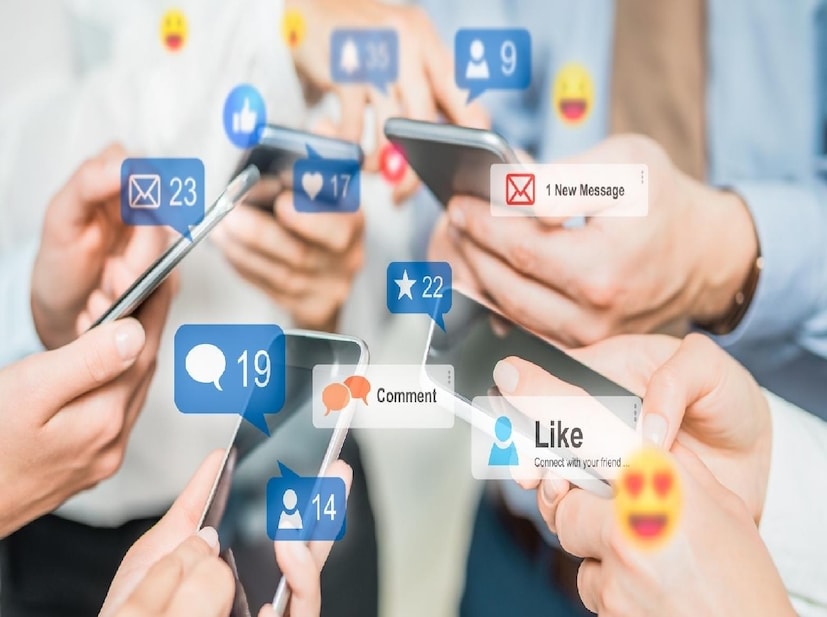 মনস্তাত্ত্বিকের মতে, উচ্চ আত্ম-সচেতনতা এবং ক্রমাগত স্ব-সম্পাদনা, অভিনয়ের চেয়ে দেখার প্রতি বেশি ঝোঁক, আবেগগত প্রকাশের প্রতি সতর্ক দৃষ্টিভঙ্গি, চিন্তাভাবনার একটি প্রতিফলনশীল এবং বিশ্লেষণাত্মক উপায় ও লাইক এবং জনসাধারণের অনুমোদনের উপর কম নির্ভরতা। 