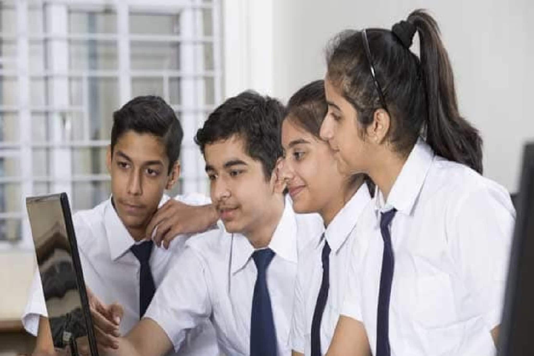 CBSE দশম-দ্বাদশের পরীক্ষার দিন বদল, ৩ মার্চের বদলে অন্য দিন পরীক্ষা হবে! জরুরি খবর জানুন