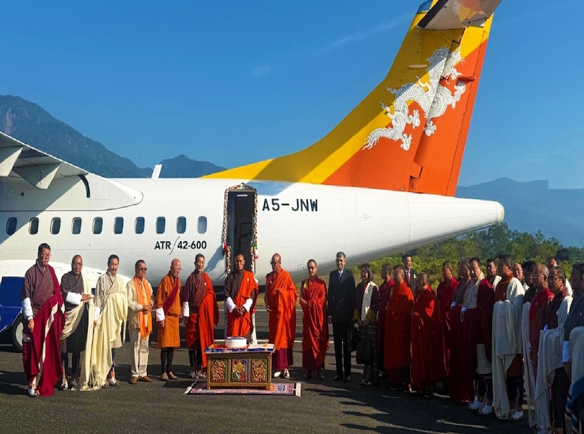 এটি চালু হওয়ায় ভারতীয় ভ্রমণ পিপাসুদের হাতের কাছে বিদেশ ভ্রমণের স্বপ্নপূরণের পথ আরও মসৃণ হল বলেই মনে করছেন ভারতীয় ট্যুর অপারেটর সংস্থাগুলোর কর্ণধারেরা।