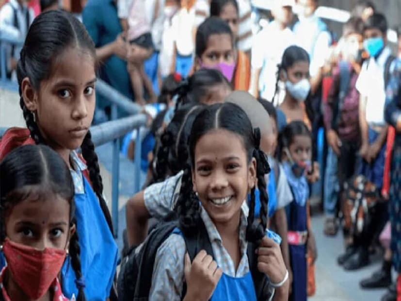 এবার থেকে পড়ুয়াদের রিনিউয়াল আবেদন করার সময় নতুন একটি সার্টিফিকেট আপলোড করতে হবে। যার নাম SVMCM Utilization Certificate। 