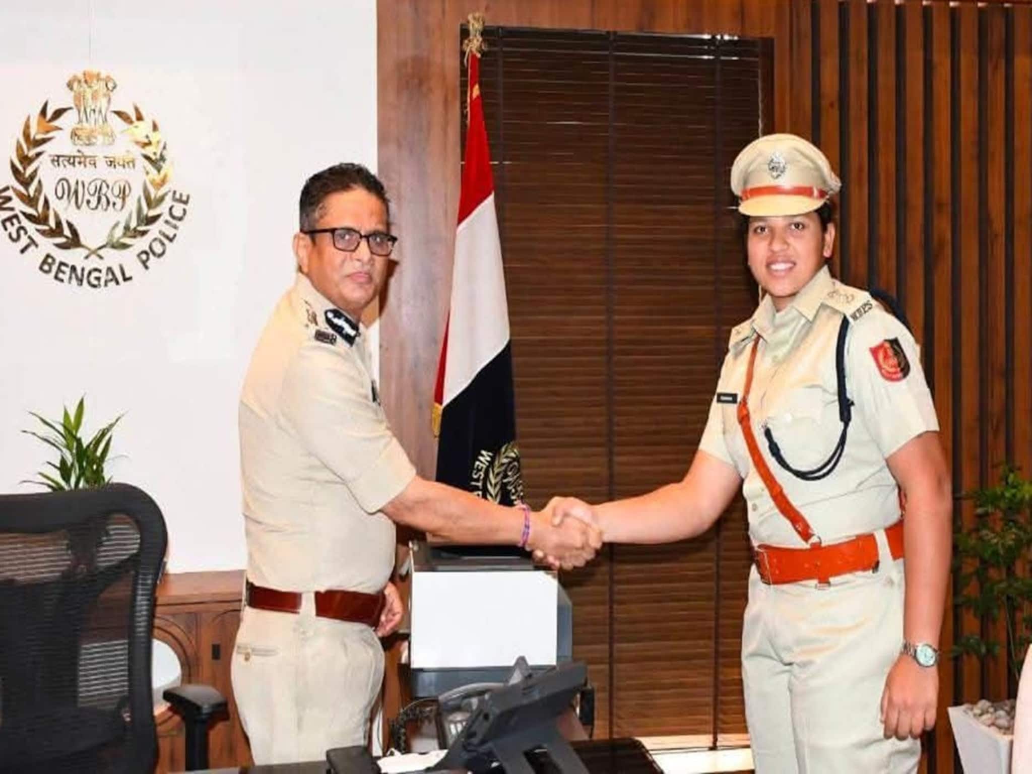 Richa Ghosh Interview: "মুখ্যমন্ত্রীকে অনেক ধন্যবাদ"...পুলিশের DSP পদে দায়িত্ব নেওয়ার পর Exclusive সাক্ষাৎকার News18 বাংলায়