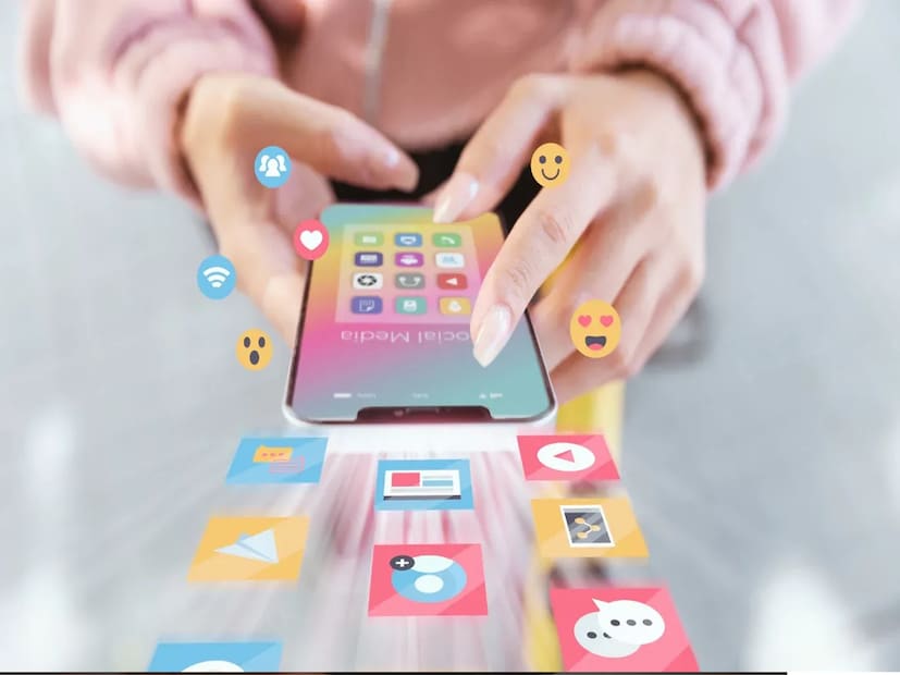 তবে মনোবিজ্ঞানীরা এখন ভিন্ন চিত্র আঁকতে শুরু করেছেন। যারা মূলত পোস্ট বা মন্তব্য না করেই ব্রাউজ করেন তাদের মধ্যে মানসিক বৈশিষ্ট্যের একটি গোষ্ঠী থাকে। তাঁরা সোশ্যাল মিডিয়ার সঙ্গে আরও ব্যক্তিগতভাবে, ইচ্ছাকৃতভাবে সম্পর্কিত হন, এটিকে মঞ্চের মতো কম এবং একটি জানালার মতো বেশি দেখেন। 