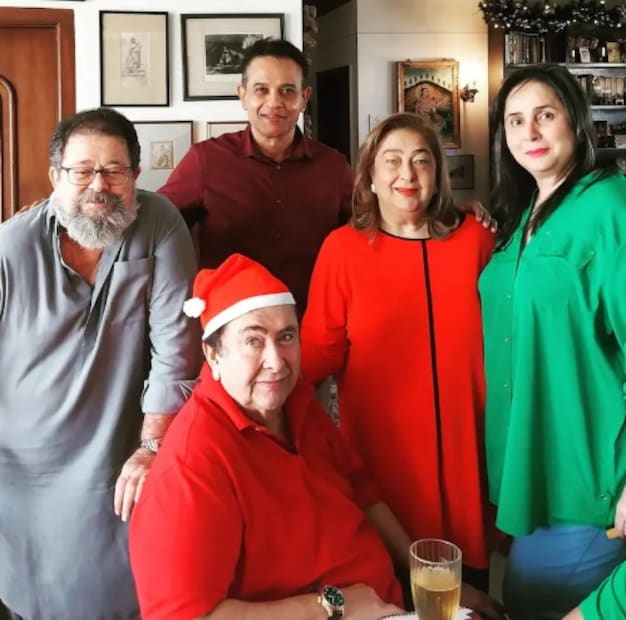 যতীন মজা করে বলতেন যে তারা এত বেশি পানিপুরি খাবে যে এক সপ্তাহ ধরে তাদের কথাও বলবে না। কিন্তু ১০ দিন পর, তারা একই বিক্রেতার কাছে ফিরে এসে বলতেন, 