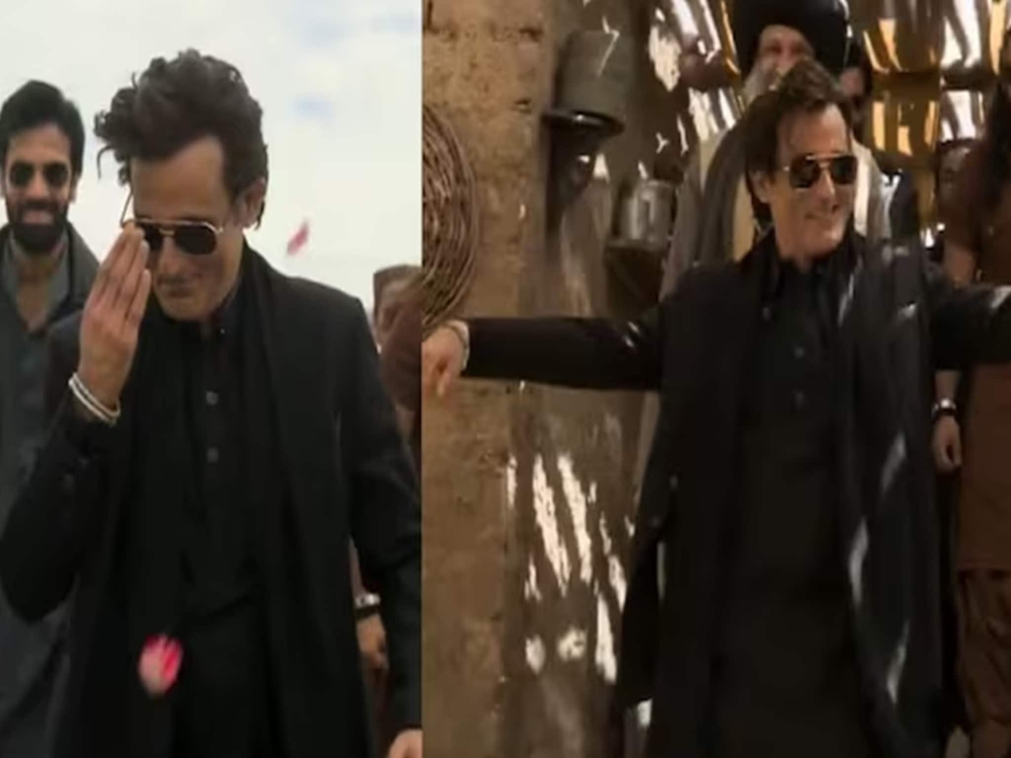 অক্ষয় খান্নার ১৬৭ কোটি টাকার বিলাসবহুল বাড়ি এবং পরিশীলিত জগতের অন্দরমহল দেখে নিন অক্ষয় খান্নার ১৬৭ কোটি টাকার বিলাসবহুল বাড়ি এবং পরিশীলিত জগতের অন্দরমহল দেখে নিন