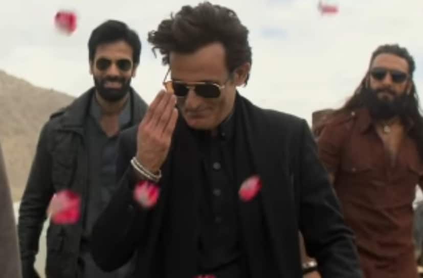 অনেকেই জানেন না যে অক্ষয় একেবারেই অভিনেতা বিয়ে না করার সিদ্ধান্ত নিয়ে ফেলেছেন। একসময় তিনি 'হোপলেস রোম্যান্টিক' ছিলেন এ কথা প্রকাশ করে জানান যে তিনি বিবাহিত জীবনের স্বপ্নও দেখতেন এবং এমনকি তিনি কী ধরনের ব্যক্তির সঙ্গে থাকতে চান তাও ভাবতেন। কিন্তু এখন সব কিছু বদলে গিয়েছে।