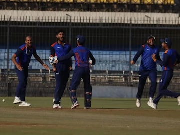 নতুন রেকর্ড আরশাদ খানের