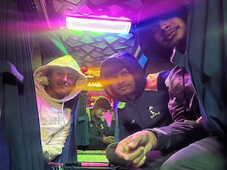 কষ্টকর ৩০ ঘণ্টা বাস যাত্রা করে ভিলাই থেকে কল্যাণী পৌঁছল বাংলা দল কষ্টকর ৩০ ঘণ্টা বাস যাত্রা করে ভিলাই থেকে কল্যাণী পৌঁছল বাংলা দল