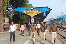 Indian Railways: নিরাপত্তা বাড়ানো হচ্ছে বহরমপুর স্টেশনে, প্রযুক্তিগত উন্নতি খতিয়ে দেখলেন পূর্ব রেলের রেল রক্ষী বাহিনীর শীর্ষ আধিকারিক