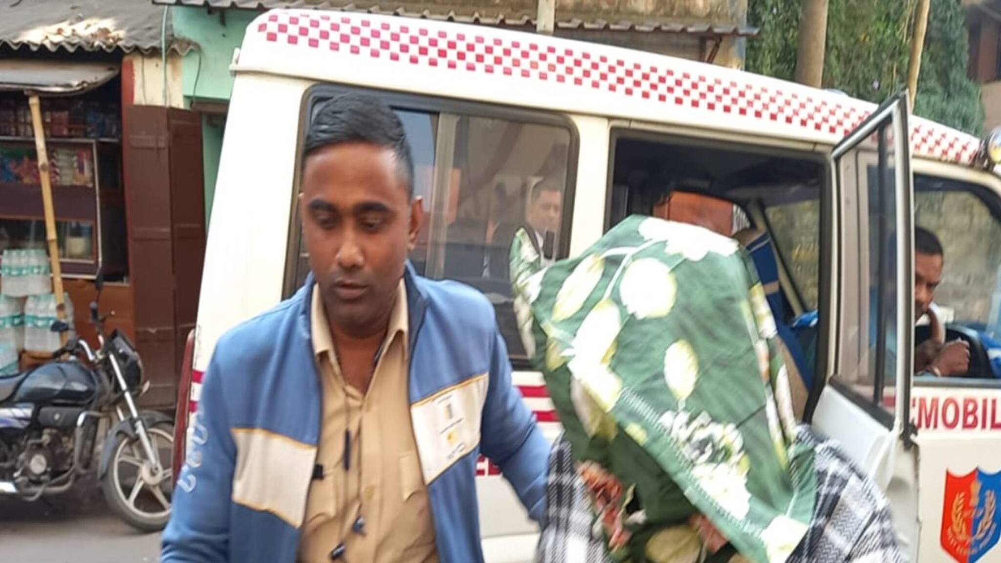 কনস্টেবল পরিচয় দিয়ে বিয়ের প্রতিশ্রুতি, তরুণীর সঙ্গে সহবাস!বর্ধমানে ধৃত সিভিক ভলেন্টিয়