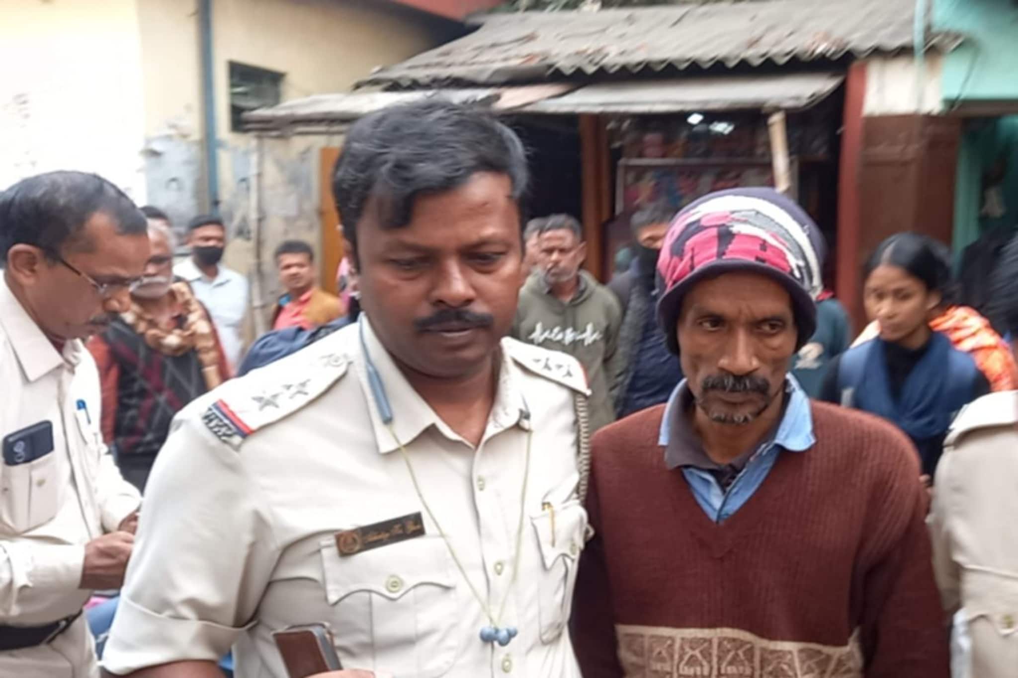 Lottery News: লটারির টিকিট কাটলেও কেউ পাবেন না পুরস্কার! বর্ধমানে বিরাট জালিয়াতির পর্দাফাঁস, ধৃত ১ Lottery News: লটারির টিকিট কাটলেও কেউ পাবেন না পুরস্কার! বর্ধমানে বিরাট জালিয়াতির পর্দাফাঁস, ধৃত ১