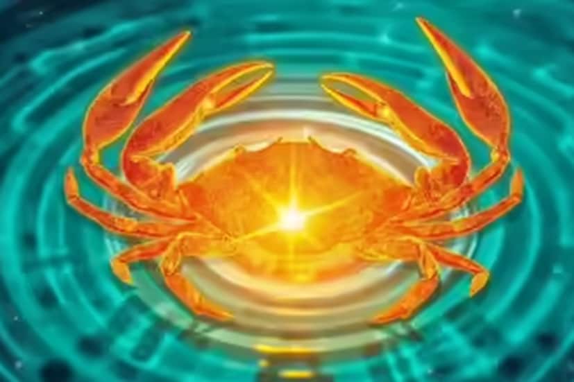 কেরিয়ার: শ্রী গণেশ বলছেন যে ২০২৬ সাল কর্কট রাশির জাতক জাতিকাদের জন্য কেরিয়ারের সুযোগ এবং সাফল্যের বছর হবে। কর্মজীবী ব্যক্তিরা নতুন দায়িত্ব, প্রকল্প এবং নেতৃত্বের সুযোগ পাবেন। বছরের শুরুতে কিছু কঠিন পরিস্থিতি দেখা দিতে পারে, তবে ধৈর্য এবং কঠোর পরিশ্রম সাফল্যের দিকে নিয়ে যাবে। যাঁরা চাকরি পরিবর্তন করতে চান বা নতুন চাকরি খুঁজছেন তাঁরা বছরের মাঝামাঝি সময়ে ভাল সুযোগ পেতে পারেন। শিক্ষা, স্বাস্থ্য, অর্থ, ম্যানেজমেন্ট, নির্মাণ এবং গবেষণায় কর্মরতরা উল্লেখযোগ্যভাবে উপকৃত হবেন। এই বছর তাঁদের কেরিয়ারে কৌশলগত এবং পরিকল্পিত প্রচেষ্টা বৃদ্ধি পাবে।