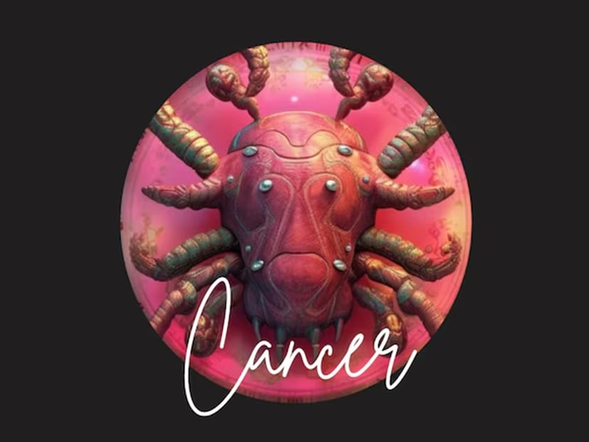 স্বাস্থ্য: শ্রী গণেশ বলছেন যে স্বাস্থ্যের দৃষ্টিকোণ ২০২৬ সাল কর্কট রাশির জাতক জাতিকাদের জন্য সতর্কতার বছর হবে। মানসিক চাপ, অতিরিক্ত ব্যস্ততা এবং কাজের চাপ স্বাস্থ্যের উপর প্রভাব ফেলতে পারে। বছরের শুরুতে হালকা ক্লান্তি, ঘুমের অভাব, হজমের সমস্যা বা মাথাব্যথা দেখা দিতে পারে। স্বাস্থ্যকর খাদ্যাভ্যাস এবং পর্যাপ্ত ঘুম অত্যন্ত গুরুত্বপূর্ণ। দীর্ঘস্থায়ী স্বাস্থ্য সমস্যার প্রতি বিশেষ মনোযোগ দেওয়া উপকারী হবে। বছর জুড়ে মানসিক উত্থান-পতন ঘটতে পারে। ইতিবাচক চিন্তাভাবনা, ধ্যান এবং পারিবারিক সহায়তার মাধ্যমে মানসিক ভারসাম্য বজায় রাখা অত্যন্ত গুরুত্বপূর্ণ।