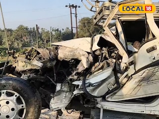 নকশালবাড়িতে দুর্ঘটনার কবলে শ্রমিক বোঝাই গাড়ি, নিহত ১ নকশালবাড়িতে দুর্ঘটনার কবলে শ্রমিক বোঝাই গাড়ি, নিহত ১