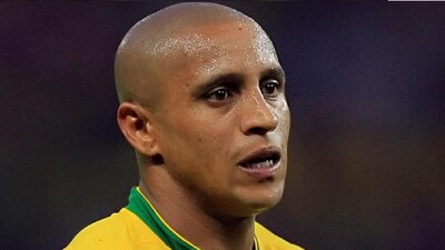Roberto Carlos Hospitalized for Heart Surgery; Condition Serious but Stable