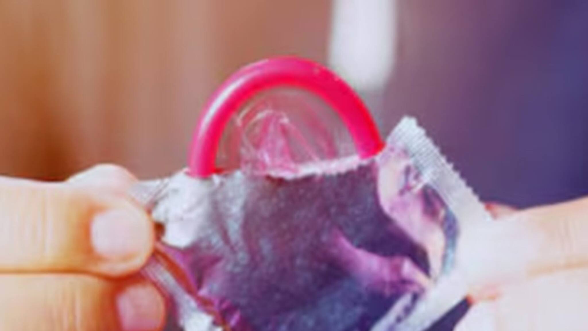 জন্মহারের রেকর্ড এবার তলানিতে ! ৩ দশক পর কন্ডোমের উপর কর আরোপ করছে চিন