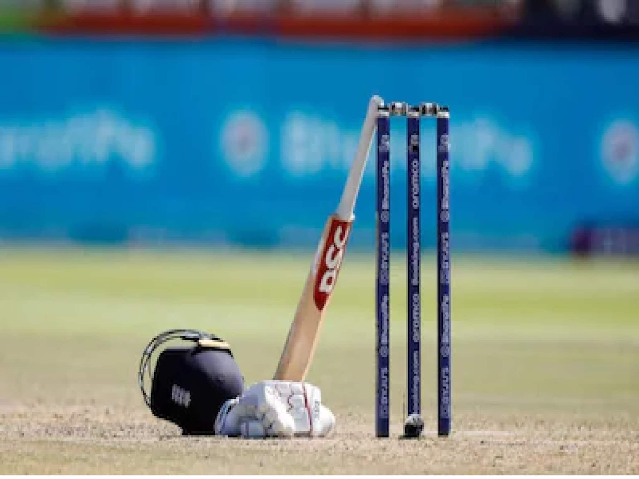 চরম অন্যায়! দলে নির্বাচন করেনি কোচ, বেধড়ক মার দিল ক্রিকেটার, মাথায় পড়ল ২০ টি স্টিচ চরম অন্যায়! দলে নির্বাচন করেনি কোচ, বেধড়ক মার দিল ক্রিকেটার, মাথায় পড়ল ২০ টি স্টিচ