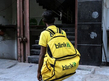 বন্ধ হচ্ছে ১০ মিনিটে ডেলিভারি পরিষেবা! Blinkit, Zepto-সহ একাধিক সংস্থাকে নির্দেশ কেন্দ্রের