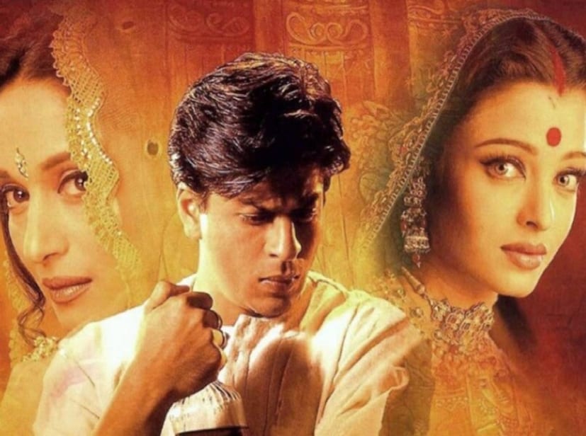 এবার আসা যাক ২০০২ সালে, সঞ্জয় লীলা বনসালি পরিচালিত আরেকটি ছবি বক্স অফিসে হিট করে। ভরত শাহ প্রযোজিত, বান্টি শর্মা-ইসমাইল দরবারের সঙ্গীতে সমৃদ্ধ এই ছবিরও চিত্রনাট্য লিখেছেন সঞ্জয় লীলা বনসালি। ছবিটির নাম দেবদাস। শাহরুখ খান, ঐশ্বর্য রাই বচ্চন, মাধুরী দীক্ষিত এবং জ্যাকি শ্রফ অভিনীত এই ছবিও বক্স অফিসে হিট হয়েছিল।