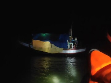 ভুটভুটি লঞ্চে পাথরপ্রতিমা থেকে দিঘা, মাঝসমুদ্রে আটকে পড়ল পর্যটকদের দল! টান টান নাটক