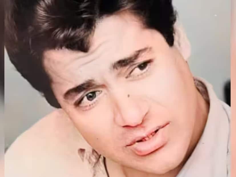 সলমাকে বিয়ের পর, সন্তানদের জন্মের পর সেলিম খান আবার প্রেমে পড়েন। হেলেনের সঙ্গে তাঁর প্রেম শুরু হয় ১৯৭০-এর দশকে কাবলি খান ছবির সেটে, যেখানে সেলিম আর্থিক সমস্যার সম্মুখীন হওয়া বিবাহবিচ্ছেদপ্রাপ্ত হেলেনকে সাহায্য করেছিলেন। হেলেন ১৯৫৭ সালে প্রেম নারায়ণ অরোরাকে বিয়ে করেছিলেন, কিন্তু ১৯৭৪ সালে এই বিয়ে ভেঙে যায়। গুজব এবং সামাজিক লজ্জা থেকে তাঁকে রক্ষা করার জন্য সেলিম ১৯৮১ সালে হেলেনকে পুনরায় বিয়ে করেন।