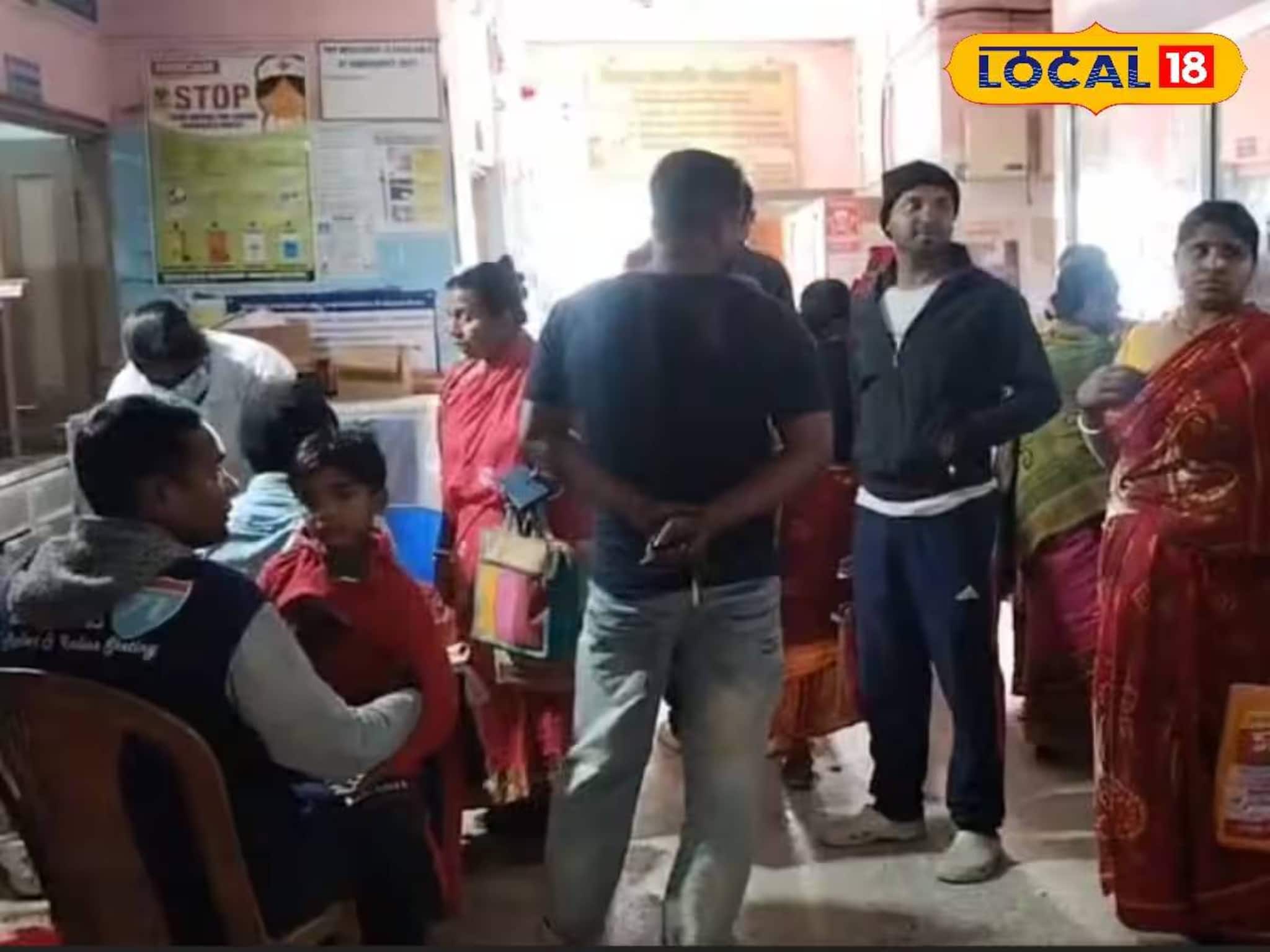 মানুষ দেখলেই ছুটে এসে কামড়! সীমান্তবর্তী গ্রামে কুকুরের হামলায় জখম ৫০-এর বেশি