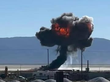 ক্যালিফোর্নিয়ায় ভেঙে পড়ল মার্কিন যুদ্ধবিমান (Photo: X) ক্যালিফোর্নিয়ায় ভেঙে পড়ল মার্কিন যুদ্ধবিমান (Photo: X)