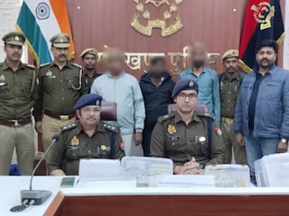 ভুয়ো আইএএস অফিসারের মুখোশ খুললেন বিহারের ঠিকাদার (Photo: X) ভুয়ো আইএএস অফিসারের মুখোশ খুললেন বিহারের ঠিকাদার (Photo: X)