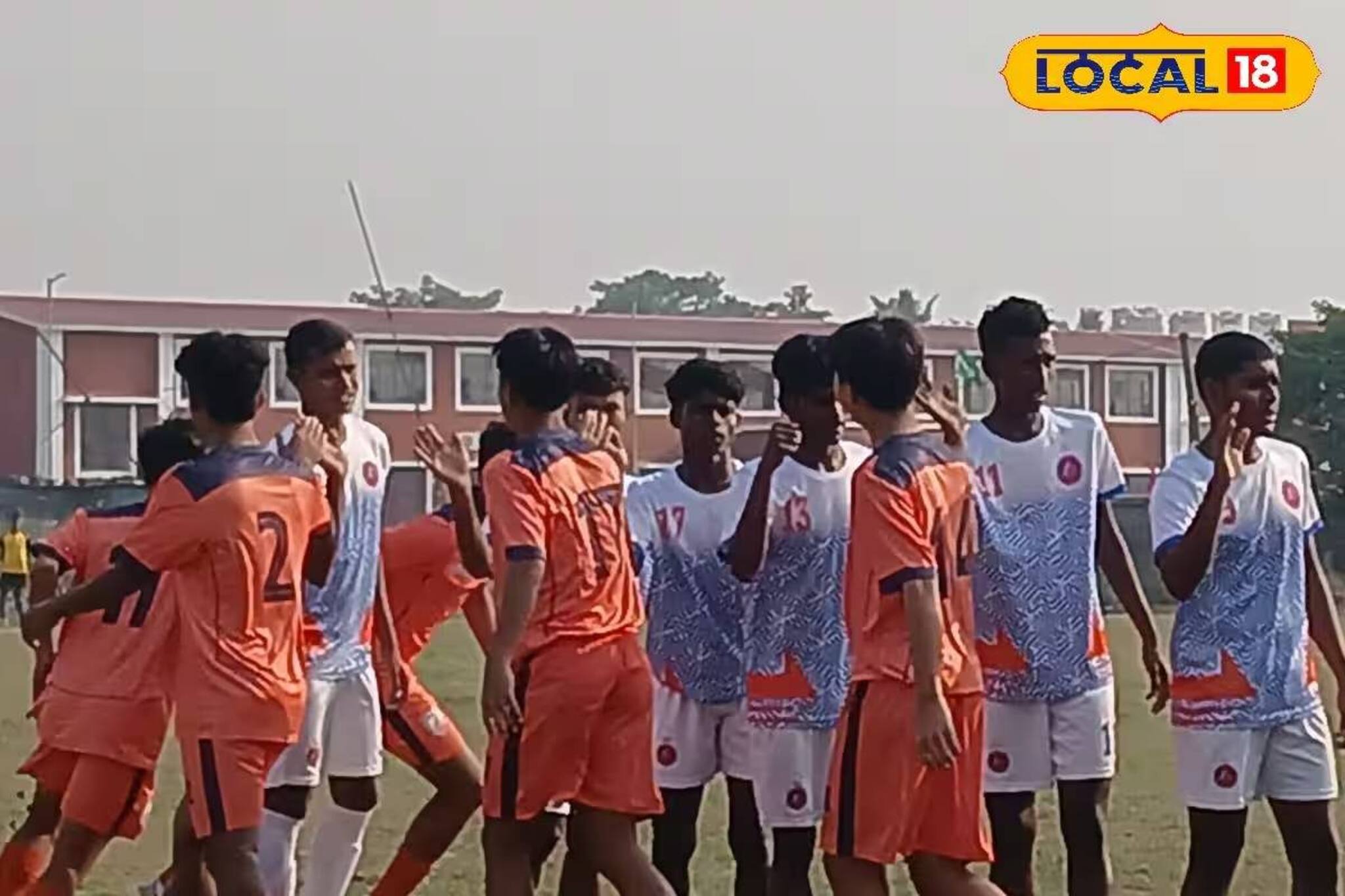 Football Match: হাওড়ায় জমাটি ফুটবল ম্যাচ! ভারতের যুব দলকে হারিয়ে বিজয়ী গ্রামের টিম, আনন্দে আত্মহারা গঙ্গাধরপুরবাসী
