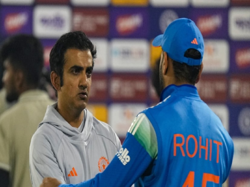 “গৌতমের থেকে তুমি এটাই আশা কর,”  আকাশ চোপড়া তাঁর ইউটিউব চ্যানেলে একটি ভিডিওতে এই কথা বলেছেন। তিনি আরও বলেন, “যখন সে প্রেস কনফারেন্সে আসে, তখন গম্ভীর তাঁর হৃদয় থেকে সরাসরি কথা বলে। সে কিছুই লুকায় না।’’ তিনি আরও বলেন, গৌতমের জন্য তাঁর একটা পরামর্শ আছে। ‘‘আমরা যখন দেখা করব, তখন হয়তো আমি তাঁর সঙ্গে এটা শেয়ার করব। যখন তুমি কোনও কিছুর প্রতি এত উৎসাহী এবং আগ্রহী হও, তখন মানুষ তোমার ব্যর্থতার জন্য অপেক্ষা করে থাকে। মাঝেমধ্য্য মনে হয় তুমি নিজেকে এই ধরণের সমালোচনার জন্য প্রস্তুত করছো।”