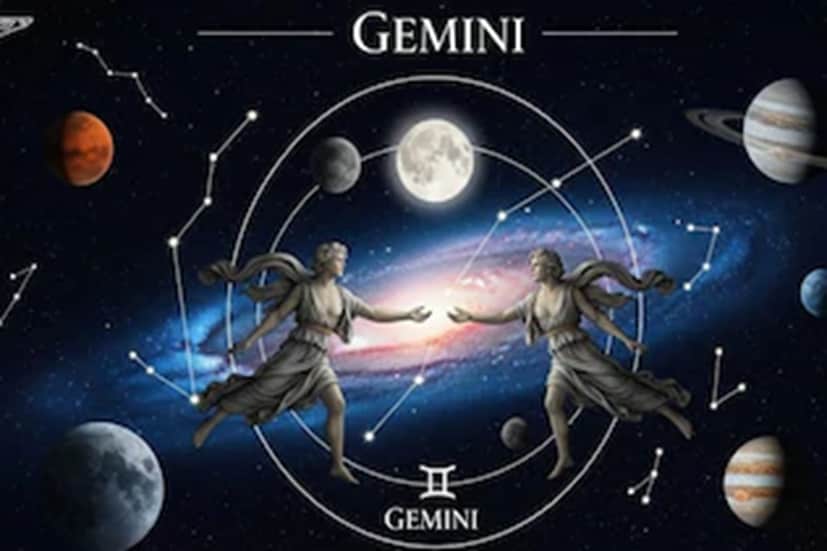 কেরিয়ার: শ্রী গণেশ বলছেন যে ২০২৬ সাল আপনার কেরিয়ারে চমৎকার সুযোগ এবং নতুন মাত্রা বয়ে আনবে। আপনার ভাগ্য শক্তিশালী হবে, যা আপনার কাজে স্থিতিশীলতা এবং মান আনবে। নতুন প্রযুক্তি এবং বিদেশি যোগাযোগ থেকে আপনি উপকৃত হবেন। যাঁরা চাকরি করেন তাঁরা কর্মক্ষেত্রে পদোন্নতি এবং স্বীকৃতি পেতে পারেন, বিশেষ করে বছরের প্রথম ছয় মাসে। আপনার যোগাযোগ দক্ষতার পূর্ণ ব্যবহার করা উচিত। বিদেশ ভ্রমণের প্রবল সম্ভাবনা রয়েছে, যা আন্তর্জাতিক স্তরে আপনার কেরিয়ারকে উন্নত করতে পারে। আপনার স্বপ্ন পূরণের জন্য আপনার কঠোর পরিশ্রম এবং নিষ্ঠার প্রয়োজন হবে।