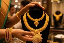 Gold Price 2025 History: আক্ষরিক অর্থেই সোনার বছর, দেখে নিন ২০২৫ সালে দাম কীভাবে ৮০,০০০ টাকা থেকে বেড়ে ১.৩৫ লাখ টাকা হয়েছে