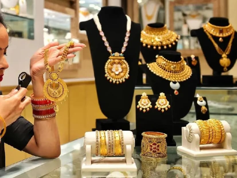 যাই হোক, ক্রমাগত পরিবর্তনশীল অবস্থার মধ্যে বিনিয়োগকারী এবং ব্যবসায়ীদের বাজারের ওঠানামা নিবিড়ভাবে পর্যবেক্ষণ করা উচিত। গতিশীল প্রবণতাগুলি কার্যকরভাবে নেভিগেট করার জন্য আপডেটেড থাকা অত্যন্ত গুরুত্বপূর্ণ।