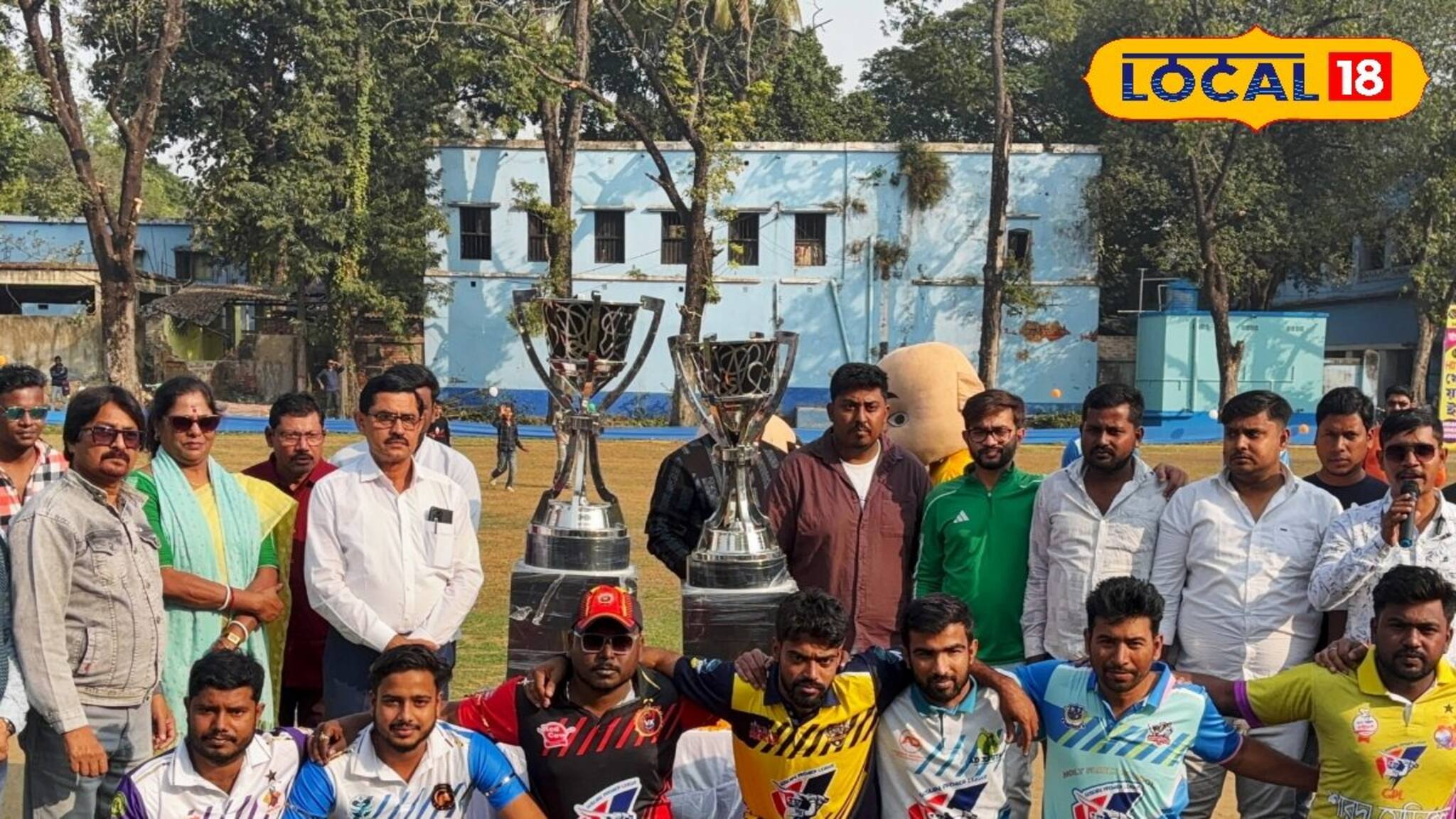 IPL-এর ধাঁচে গুসকরা প্রিমিয়ার লিগ! ম্যাচের মাধ্যমে দুঃস্থ পড়ুয়াদের পাশে উদ্যোক্তারা