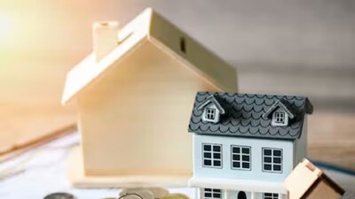 मध्यवर्ग का घर का सपना दूर: आय बढ़ने पर भी घर खरीदना क्यों मुश्किल?