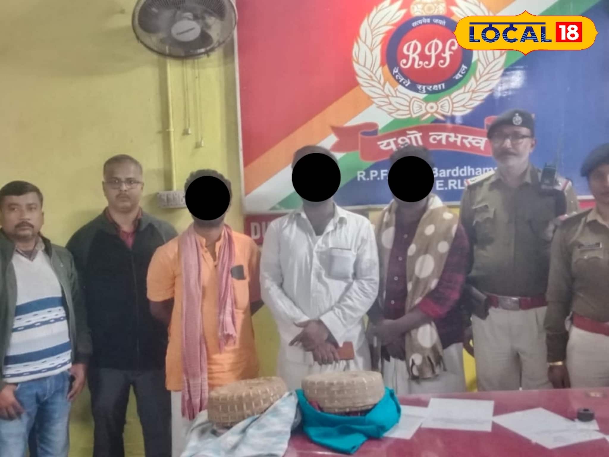 বর্ধমান স্টেশনে সর্বনেশে কাণ্ড! ব্যাগ ভর্তি বিষাক্ত সাপ, সকলের চক্ষু চড়কগাছ!