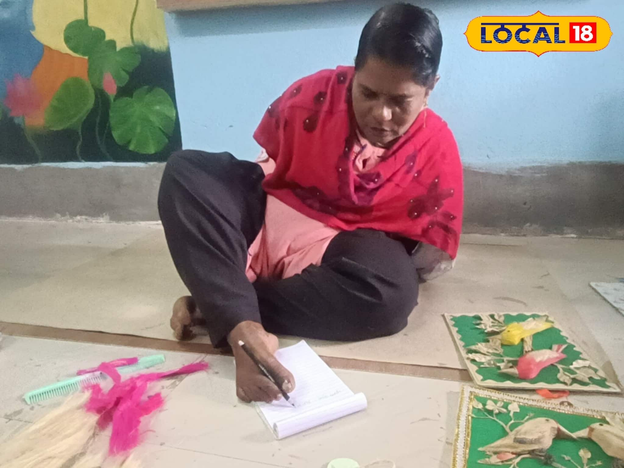 East Medinipur News: জন্ম থেকেই দুটো হাত নেই, তবু জীবন জয়ের যুদ্ধে বাকিদের পিছনে ফেলে এগিয়ে তমলুকের পার্বতী