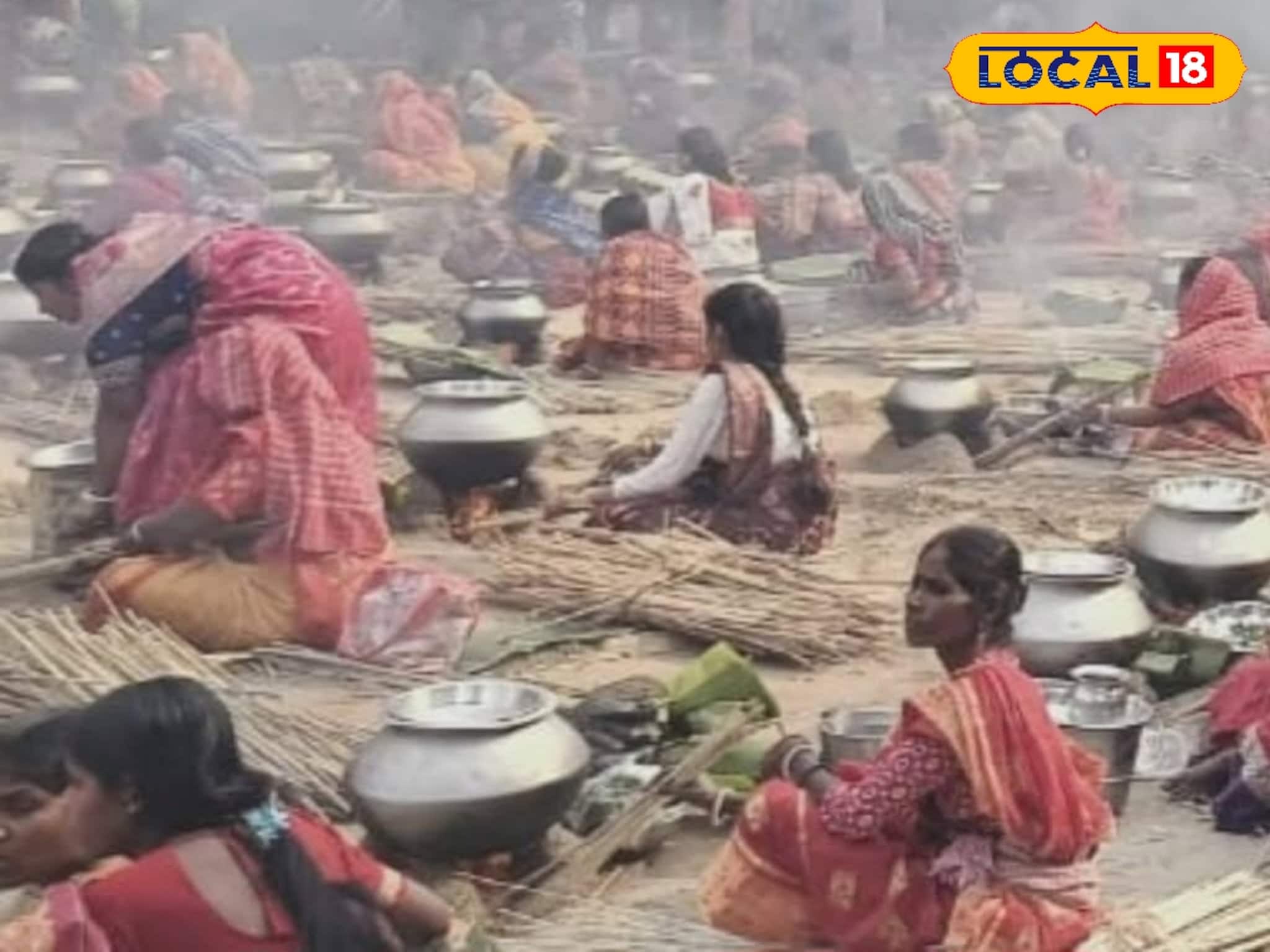Traditional Cooking Festival: মাটির উনুনে কাঠের জ্বালে সারি সারি হাঁড়ি! খোলা আকাশের নীচে একসঙ্গে রন্ধন পার্বণ কয়েকশো পরিবারের