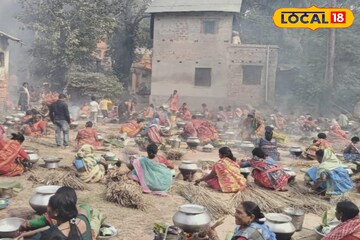 মাটির উনুনে কাঠের জ্বালে সারি সারি হাঁড়ি! খোলা আকাশের নীচে রন্ধন পার্বণ কয়েকশো পরিবারের