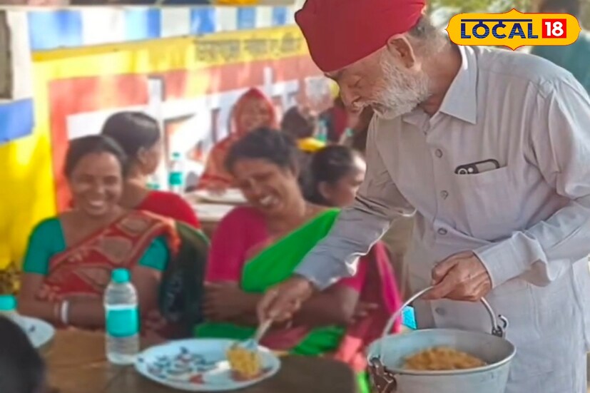 জিয়াগঞ্জ: মুর্শিদাবাদের ছেলে অরিজিৎ সিং। পঞ্জাবী বাবা এবং বাঙালি মায়ের সন্তান তিনি। মুর্শিদাবাদের ছোট্ট শহর জিয়াগঞ্জে জন্মগ্রহণ করেছিলেন অরিজিৎ। সেখানেই বড় হয়ে উঠেছিলেন তিনি। একটি রিয়্যালিটি শোতে অংশগ্রহণ করে পরিচিতি পেয়েছিলেন এই গায়ক।