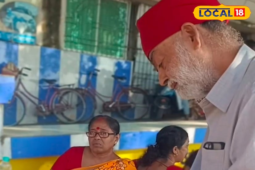 একজন গায়ক ও তার পরিবার সাদামাটা জীবন যাপন করেন। সাধারণ মানুষ কে বালতি নিয়ে খাবার দেওয়ার সময় হাঁসি মুখেই খাবার দিতে দেখা যায় গায়কের বাবাকে ।