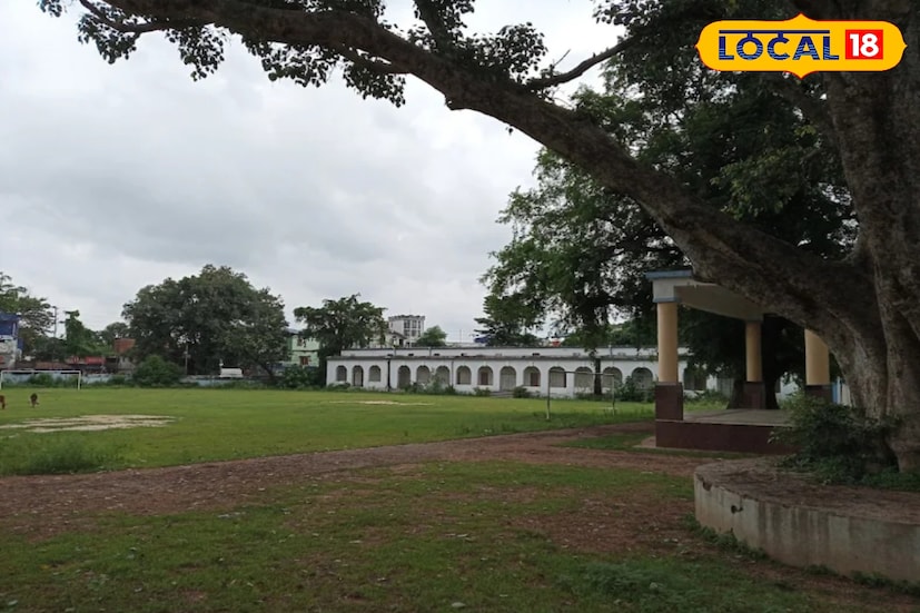 ফাইনালি ১৯ ডিসেম্বর অপেক্ষমান তালিকা থেকে ভর্তি নেওয়া হবে বলে বিজ্ঞপ্তিতে জানান হয়েছে। সন্তানকে ভর্তি করতে ইচ্ছুক এক অভিভাবক অমলরাজ গোস্বামী জানান, 