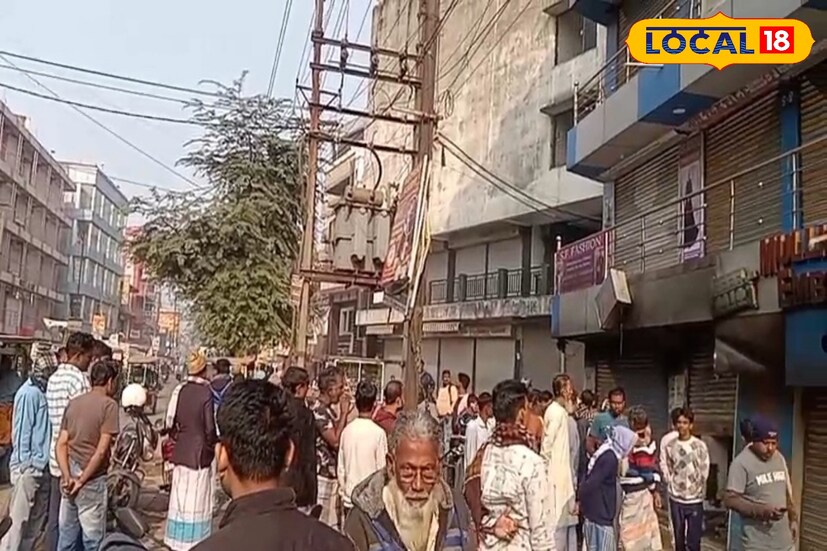 বাঁকড়া একটি জনবহুল স্থান। রাত পর্যন্ত মানুষের আসা-যাওয়া এখানে। এমন স্থানে এই ভয়ানক কাণ্ড চিন্তার বিষয়। স্থানীয়রা জানাচ্ছেন, দুষ্কৃতীদল প্রমাণ লোপাটের উদ্দেশ্যেই এটিএম থেকে টাকা লুট করে আগুন ধরিয়ে দেয়।